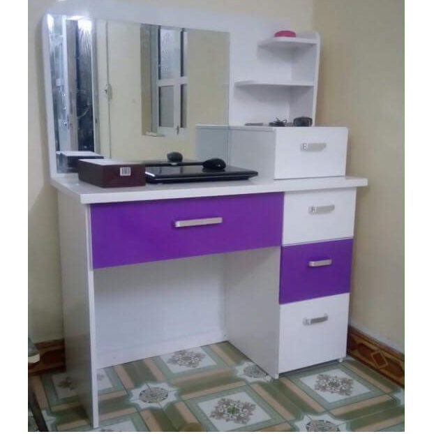 Bàn trang điểm TD02